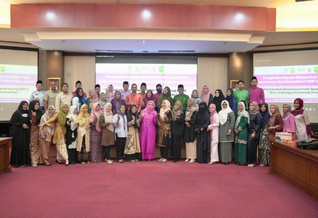 Diskominfotik Riau Taja Pelatihan Public Speaking untuk Tingkatkan Layanan ke Masyarakat