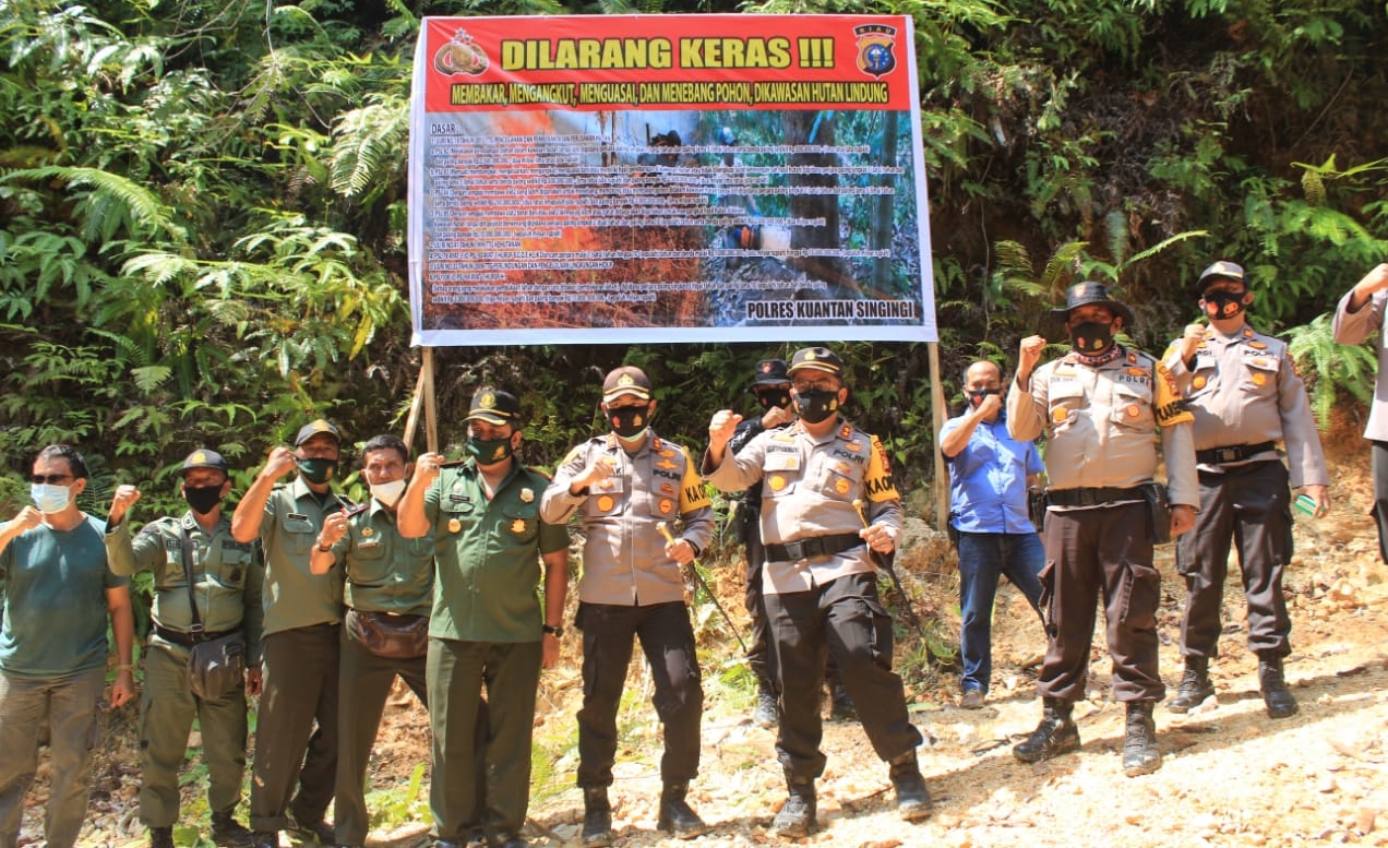 Kapolres Kuansing dan Kapolres Sijunjung Pimpin Patroli di Kawasan Hutan Lindung Bukit Tabandang