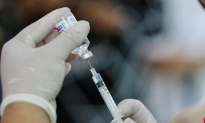 Kemenkes Izinkan Lansia Terima Vaksin Covid-19 Dosis Keempat