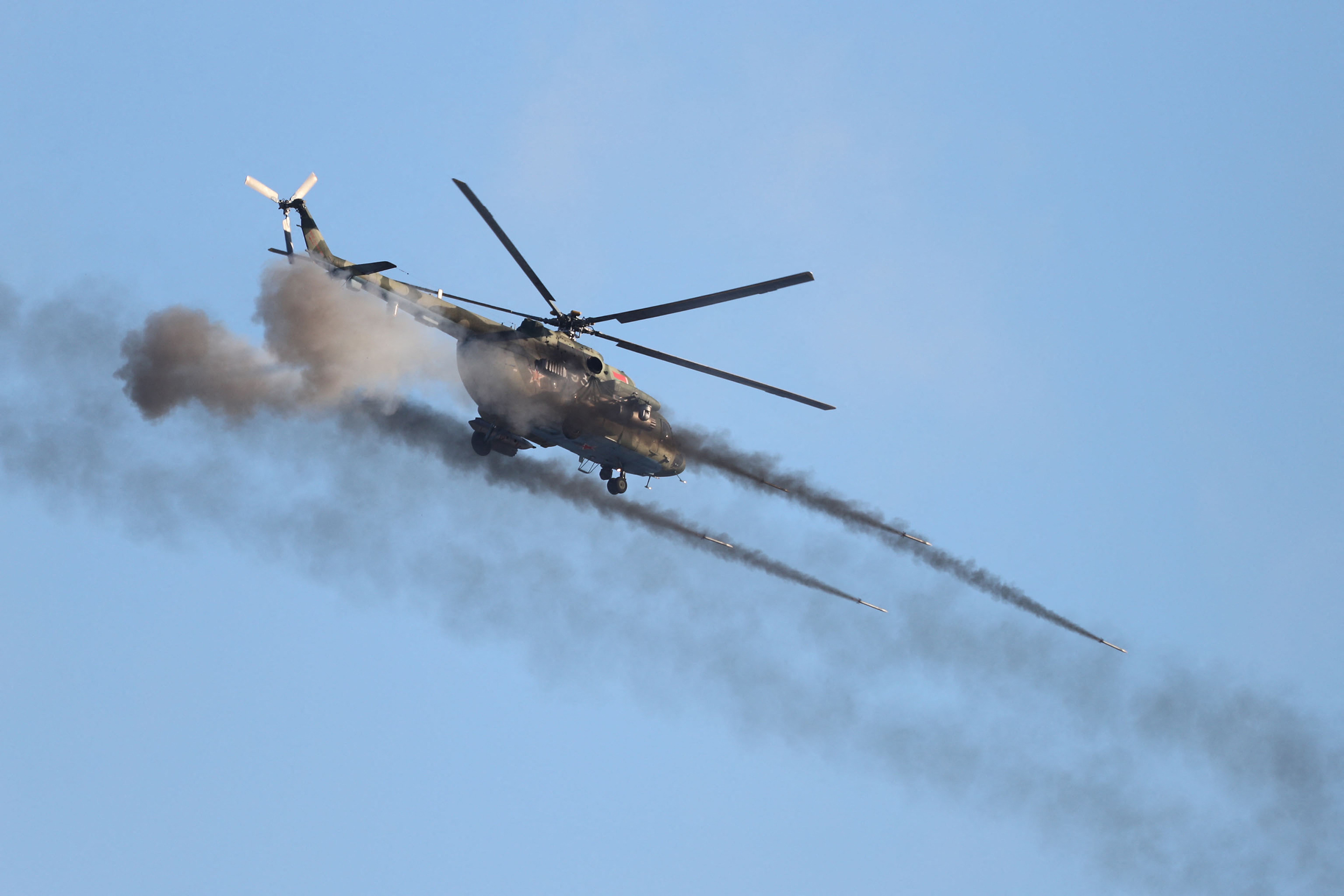 Helikopter Rusia Hancurkan Pertahanan Udara Ukraina di Jalan Raya