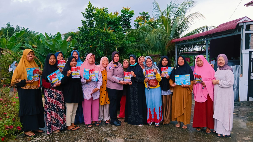 Anggota Majelis Taklim Senang Sosialisasi Cooling System Pemilu 2024 Bersama Ditlantas Polda Riau