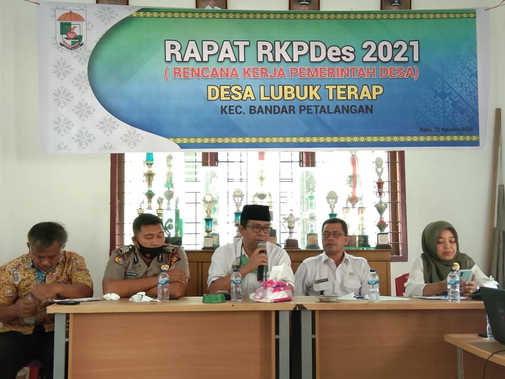 Camat Bandar Petalangan Bahas RKPDes 2021 Desa Lubuk Terap