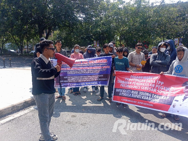 Demo Bupati Kuansing di Kejati Riau Warnai Sosialisasi Cooling System
