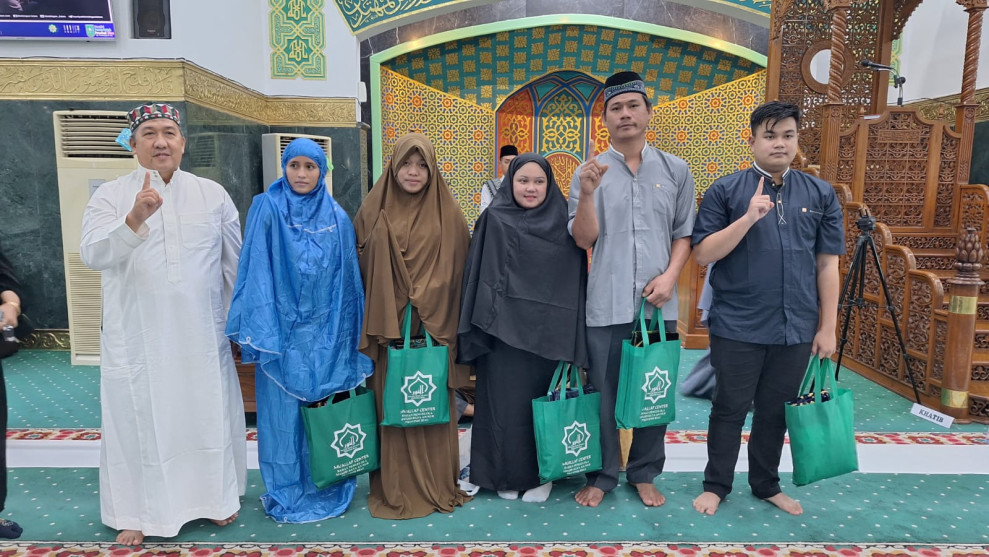 Satu Keluarga Mualaf, Mengaku Sudah Lama Pelajari Islam