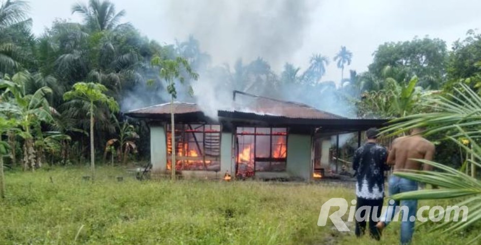 Rumah Nenek 82 Tahun di Kuansing Ludes Dilalap Api