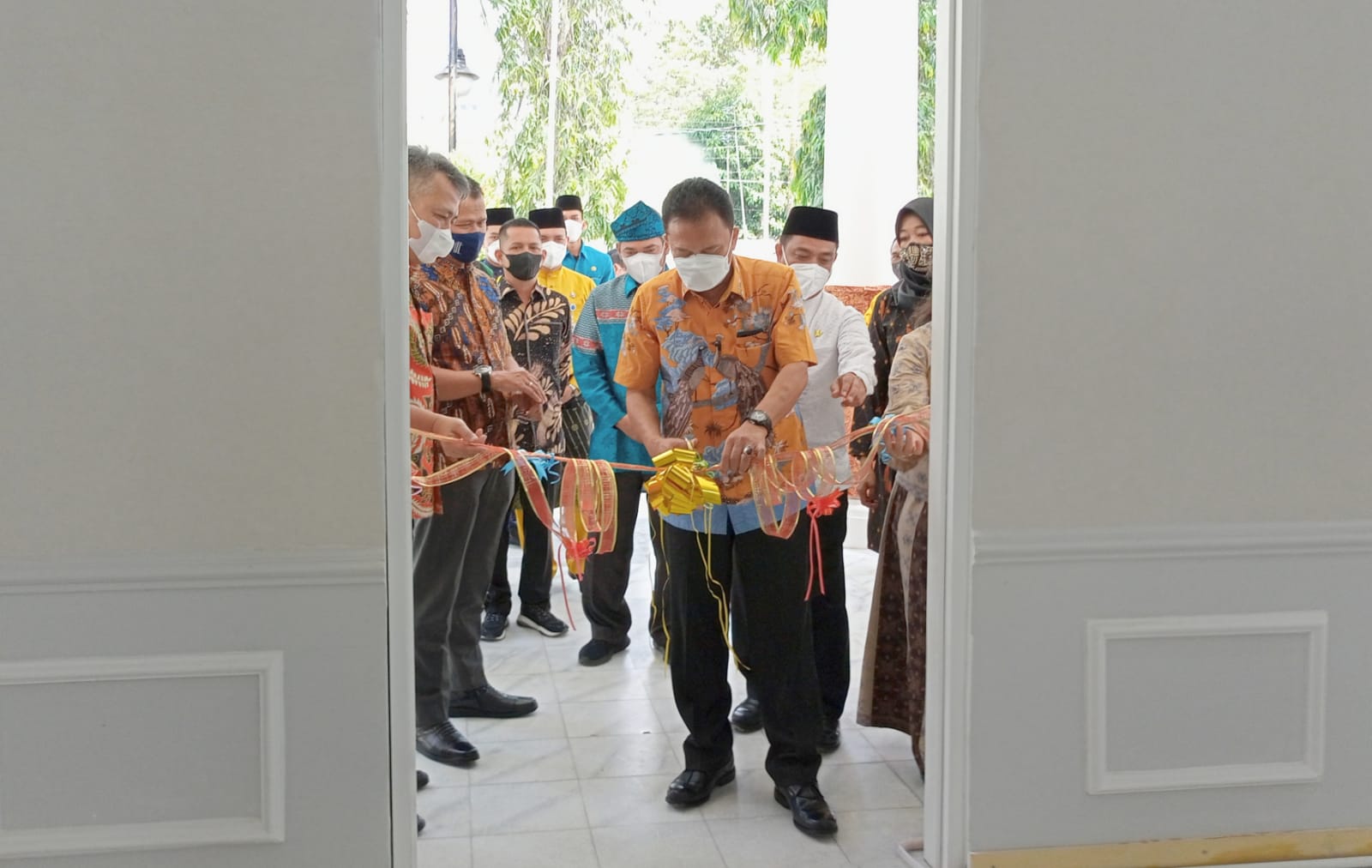 Kepala Kejati Riau Gunting Pita di Rumah Dinas Kejari Pekanbaru