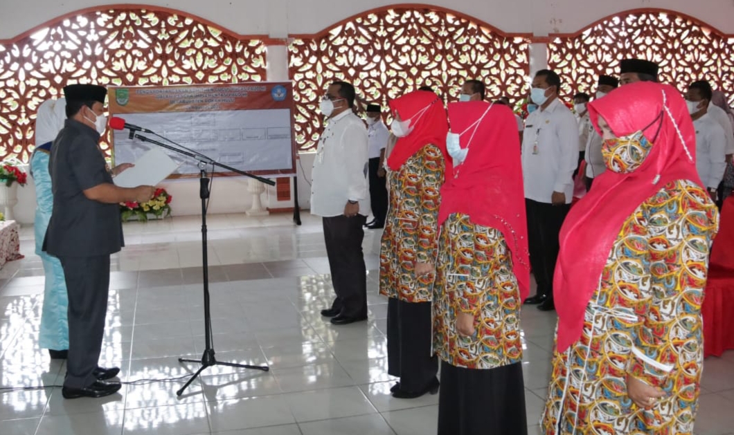 Lantik Pokja Bunda PAUD Rohul, Bupati: Semoga Bisa Membentuk Karakter Anak Cerdas dan Berkualitas