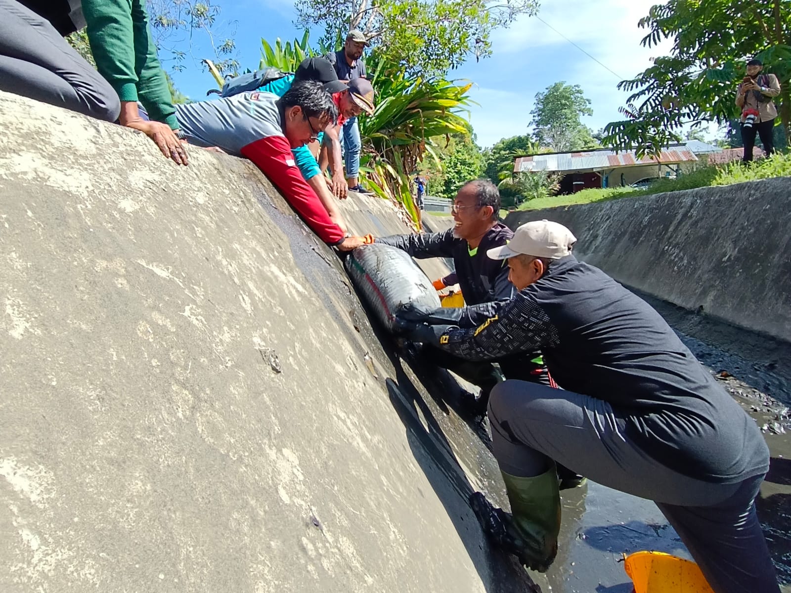 Alfedri Goro dan Bakti Sosial Sempena HUT Ke-23 Kabupaten Siak