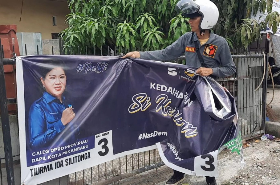 Curi Start Kampanye, APK Sejumlah Bacaleg di Pekanbaru Dicopot