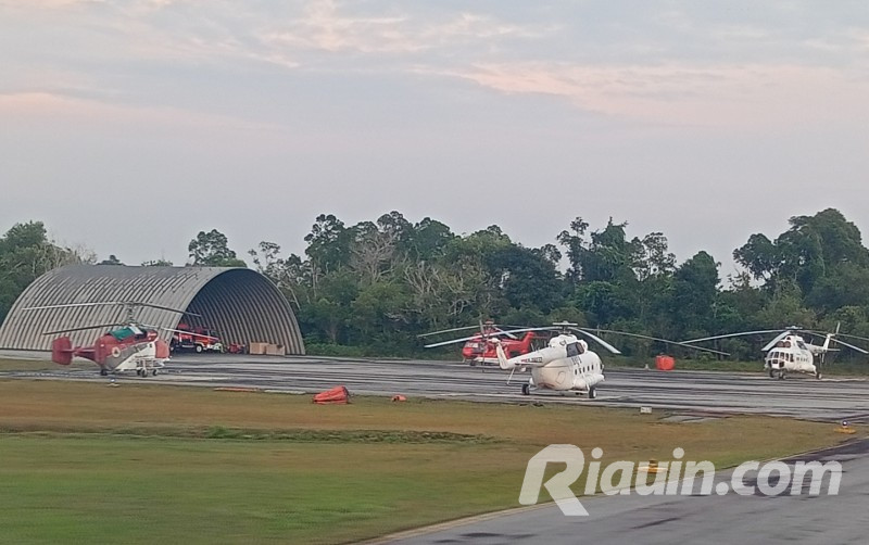 BPBD Riau Tambah 1 Heli Waterboombing Padamkan Karhutla