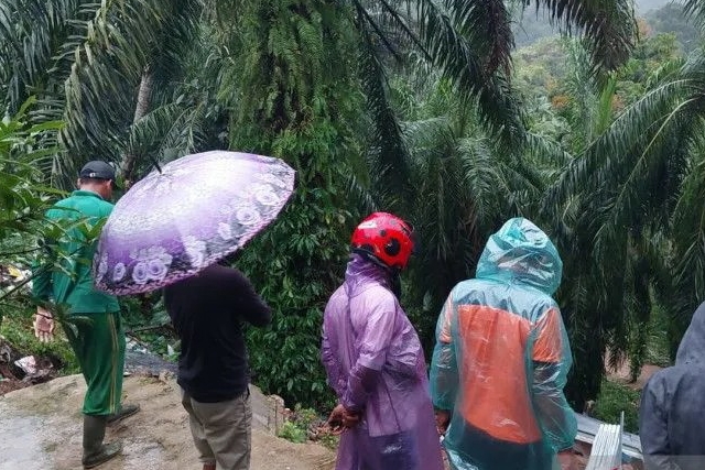 Satu Unit Rumah Ambruk, Banjir Landa Daerah Limpato Kajai Pasaman Barat
