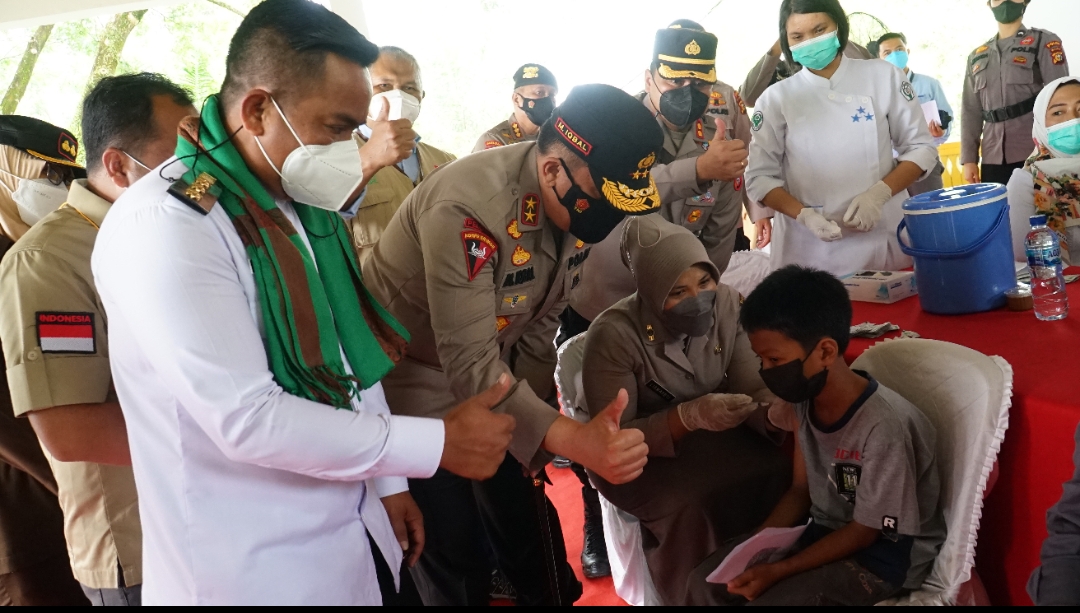 Kunjungi PT RAPP, Kapolda Apresiasi Capaian Vaksinasi di Kabupaten Pelalawan