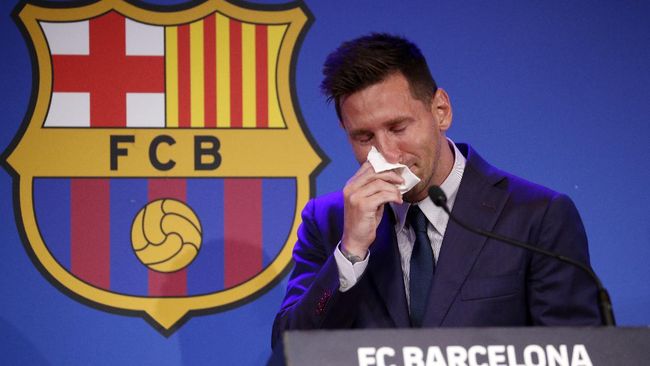 Ucapkan Perpisahan dengan Barcelona, Messi Menangis Haru