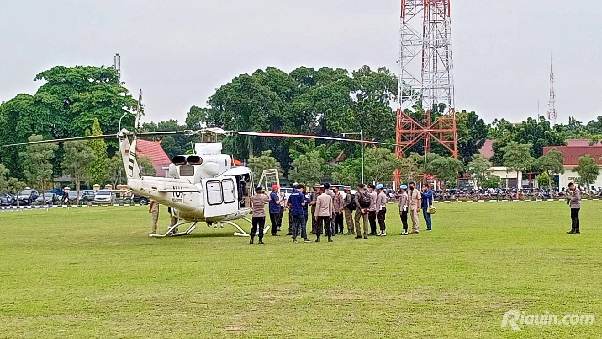 Mabes Polri Kirimkan Bantuan Helikopter Patroli Guna Atasi Aktifitas Illegal Logging di Riau