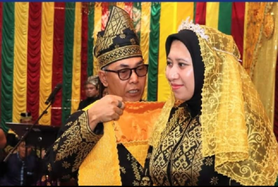Bupati Inhu Resmi Sandang Gelar Datuk Seri Setia Amanah dari LAMR