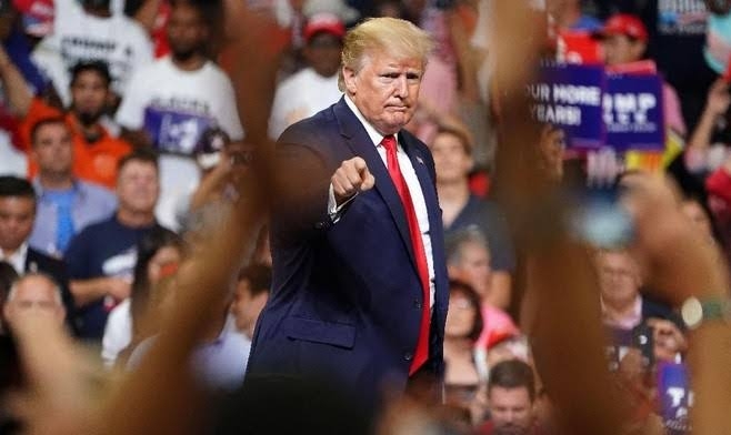 Massa Trump Kepung KPU Michigan, Desak Penghitungan Suara Dihentikan