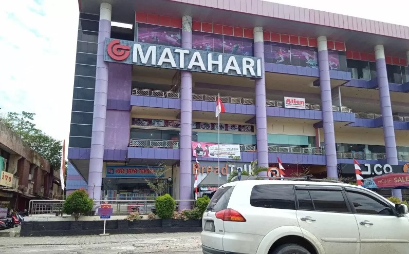 Belum Bayar Tagihan Listrik, Pedagang di Sentral Pasar Raya Padang Terpaksa Pakai Genset