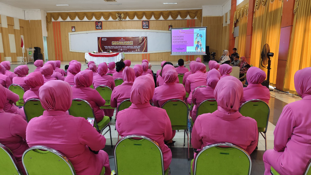 Bhayangkari Polres Inhu Berperan dalam Sosialisasi Pilkada Serentak bagi Pemilih Perempuan