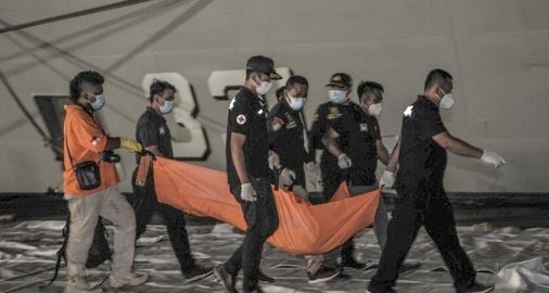 3 Hari Pencarian, Sudah 74 Kantong Jenazah Korban Sriwijaya Air SJ-182 Dievakuasi