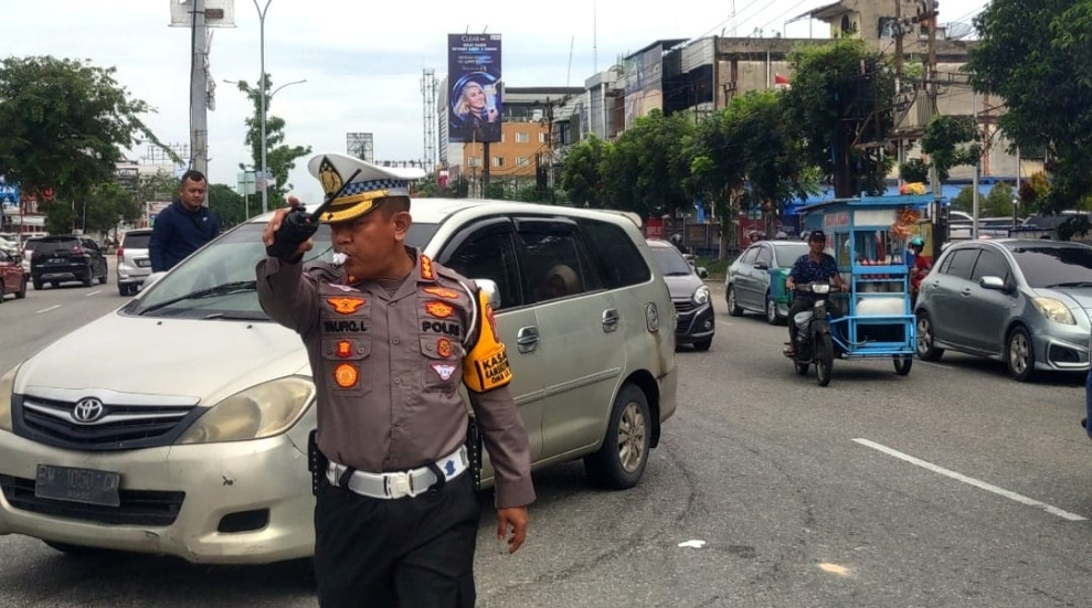 Dirlantas Polda Riau Turun Langsung dan Berjibaku Urai Kemacetan