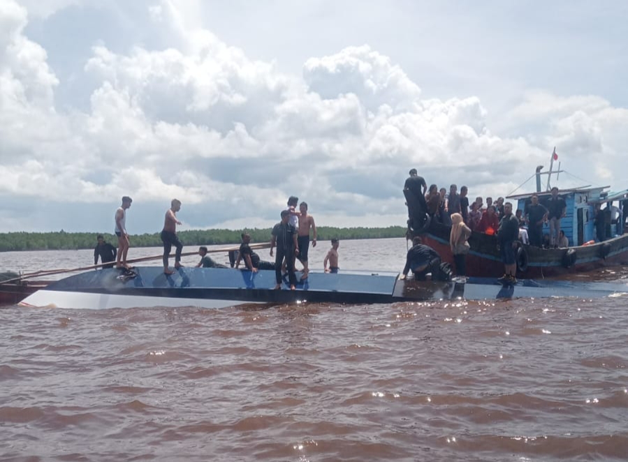Speedboat Sarat Penumpang Terbalik di Inhil, 5 Tewas 23 Selamat