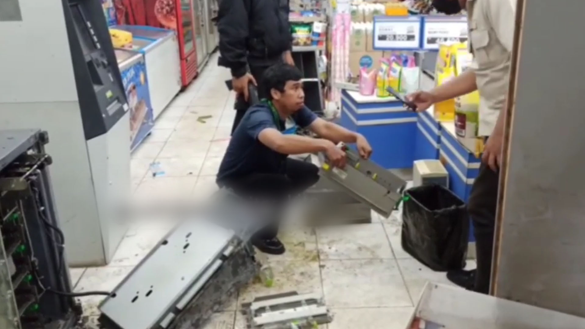 Kawanan Pencuri Bobol Indomaret dan Rusak Mesin ATM, Kerugian Capai 300 Juta