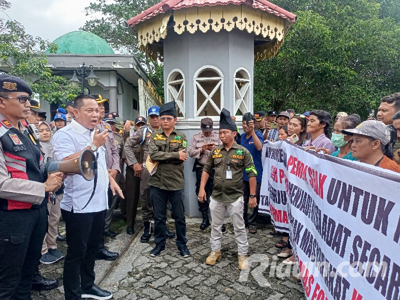 Ratusan Masyarakat di Siak Demo, Tuntut Hak Plasma dan Pembebasan 2 Warga