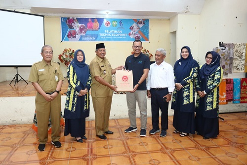 Dekranasda dan Distransnaker Siak Gelar Pelatihan Teknik Ecoprint