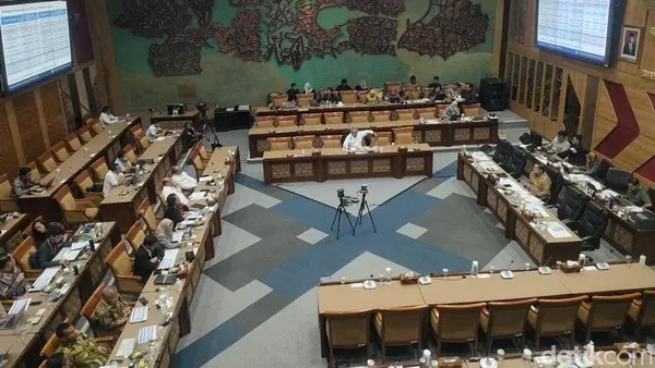 Rapat Panja Pendidikan Komisi X DPR: UKT Harusnya Gratis Sesuai Amanat Konstitusi