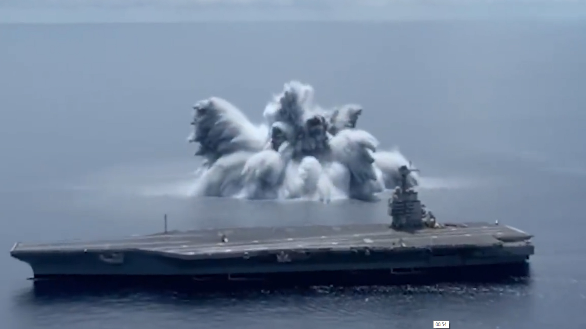 AS Lakukan Uji Coba Kejut pada Kapal Induk dengan Ledakan Berkekuatan Setara Gempa 3,9 SR