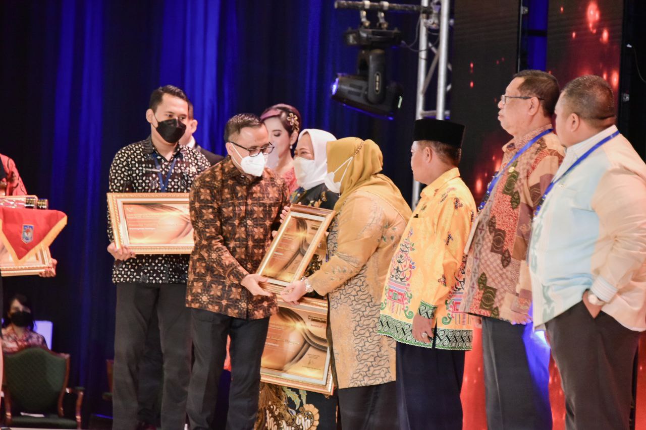 Peringkat Kedua Realisasi PAD Tertinggi, Pemkab Bengkalis Raih Penghargaan dari Pemerintah Pusat