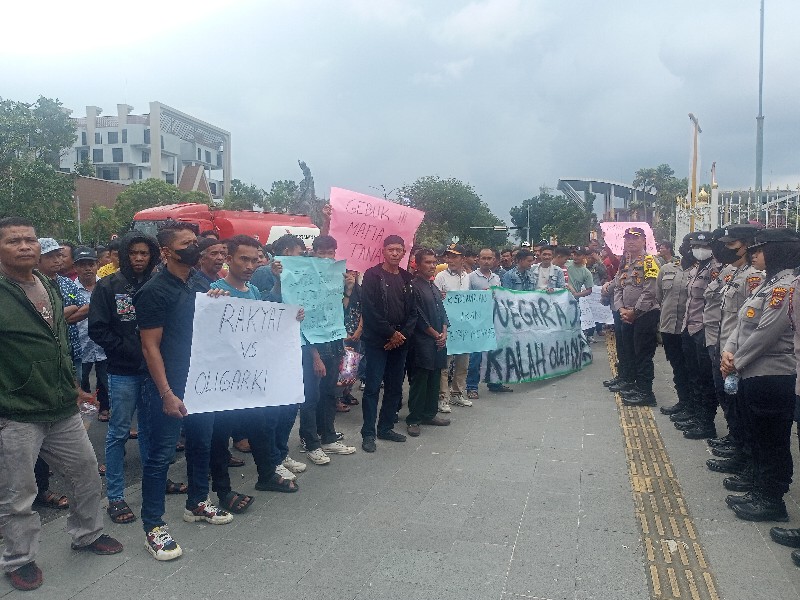 Massa Desak Perusahaan Ayau Hengkang dari Buluh Nipis, Gubri Diminta Turun Tangan