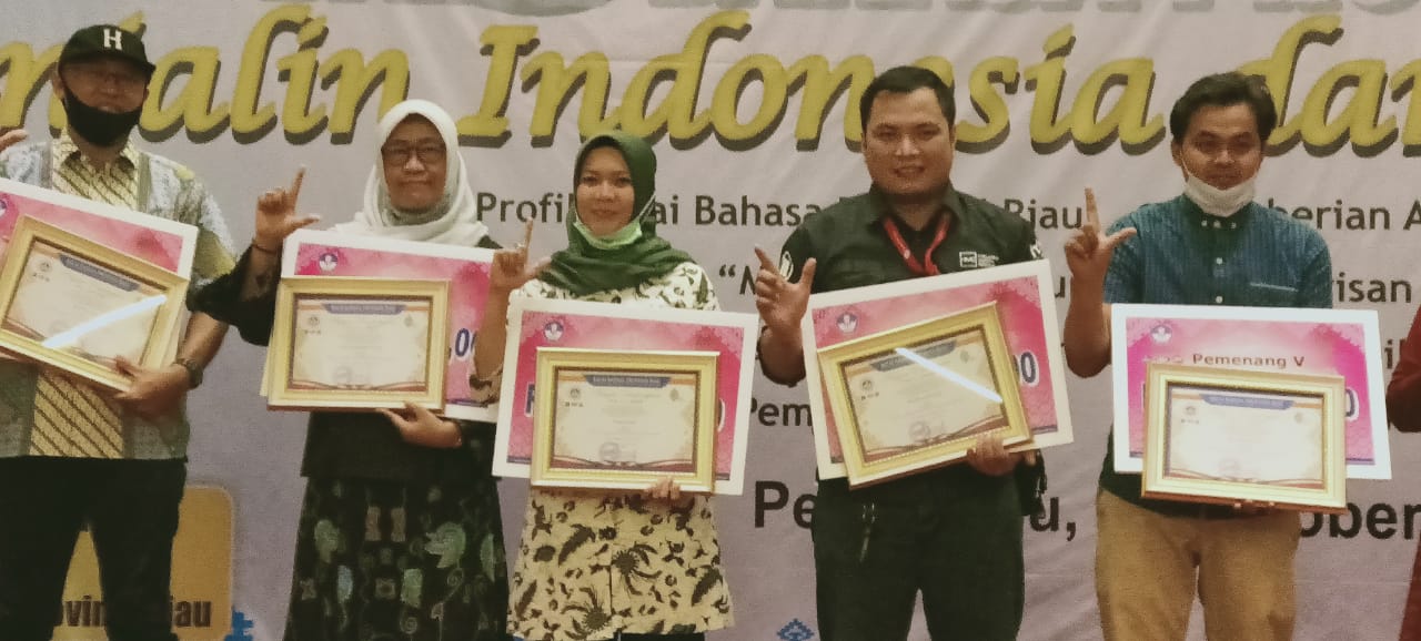 Terbaik 1 RiauPos.co, 2 TribunPekanbaru.com, 3 Riauin.com Gunakan Bahasa Indonesia di Media Online