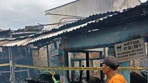 3 Rumah, 2 Ruko di Padang Hangus Terbakar, Diduga Akibat Korsleting 