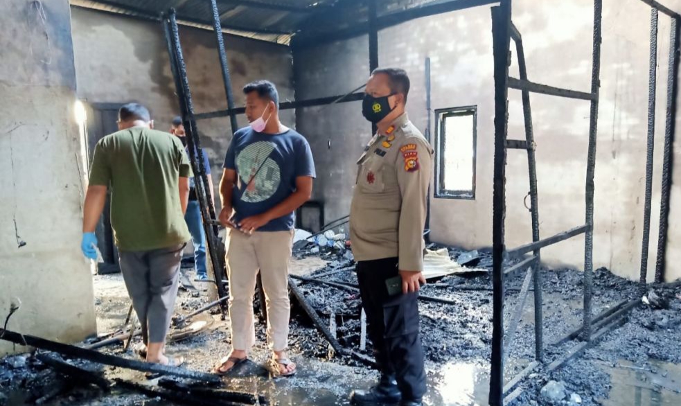 2 Rumah Petak Terbakar di Pelalawan, Bayi 18 Bulan Meninggal Dunia