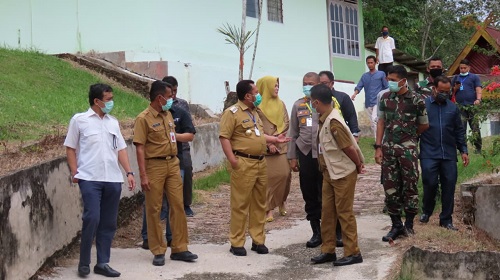 Bupati Kampar dan Istri Menunaikan Ibadah haji