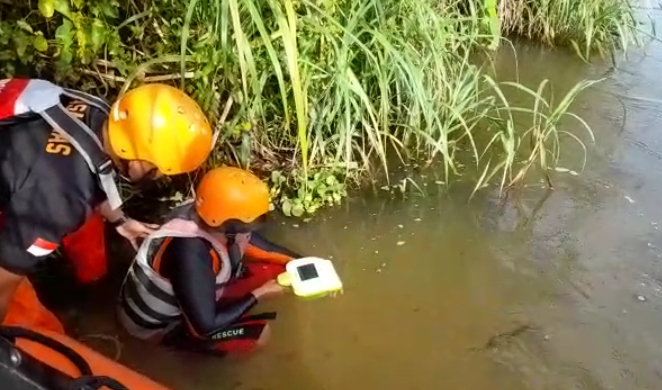 Pencarian Pria Tenggelam di Sungai Kampar, Tim SAR Gunakan Aqua Eye