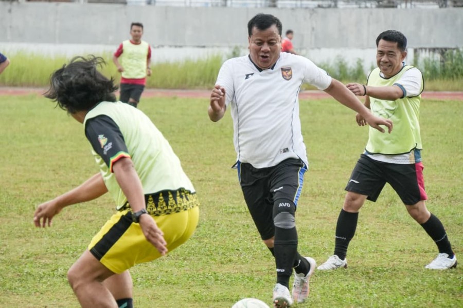 Bupati Kuansing Hidupkan Sport Centre lewat Olahraga Bersama OPD