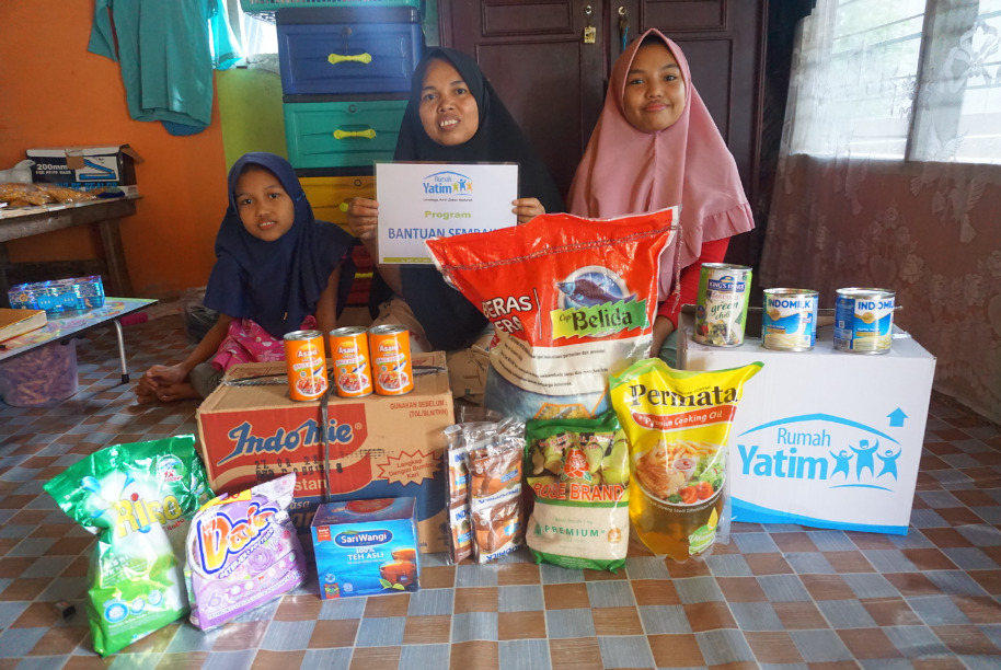 Syahira Anak Yatim Berprestasi Asal Riau Terima Bantuan dari Rumah Yatim