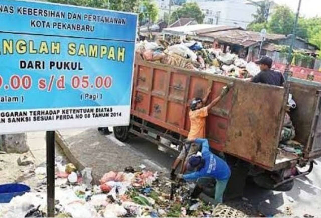Masyarakat Pekanbaru Diminta Patuhi Jam Buang Sampah