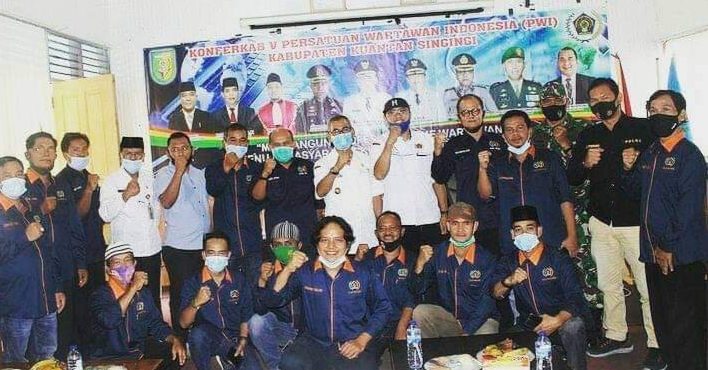 Buka Konferkab V PWI Kuansing, Mursini: Mari Sama-sama Mengedukasi Masyarakat