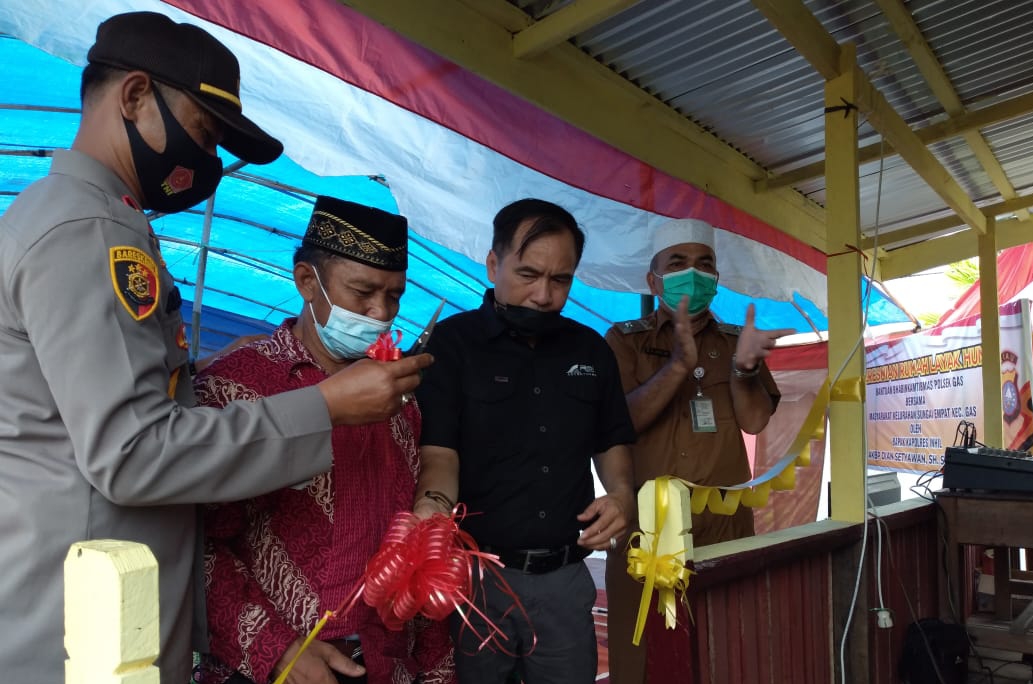 Bersama Ketua DPRD Inhil, Kapolsek GAS Resmikan Rumah Layak Huni untuk Guru Ngaji