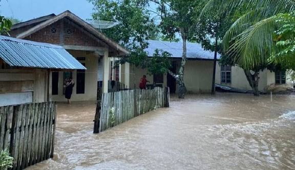 Ancaman Hidrometeorologi Meningkat, BPBD Riau Pastikan Logistik dan Evakuasi Siap