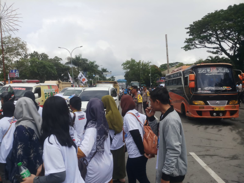 Prabowo Kampanye di Pekanbaru, Polisi Urai Kemacetan