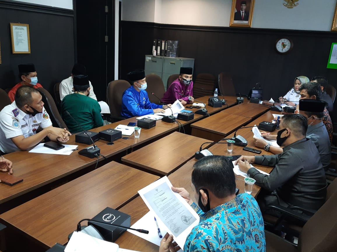Surat Penerimaan THL Dishub Pekanbaru Bodong, Kadishub Yuliarso Klarifikasi di DPRD