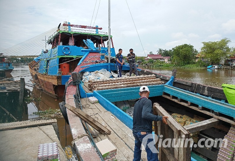 Jelang Nataru, Bea Cukai Riau Sidak Pelabuhan Mawar Pekanbaru