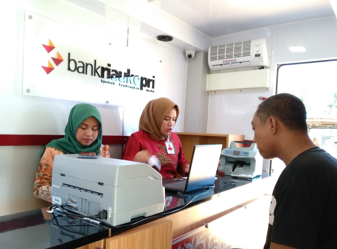 Bank Riau Kepri Mulai Melayani Penukaran Uang Baru untuk Idul Fitri