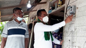 Desa Petodaan dan Kuala Panduk Dialiri Listrik PLN, Bupati Pelalawan: Impian Warga Selama 14 Tahun Terwujud