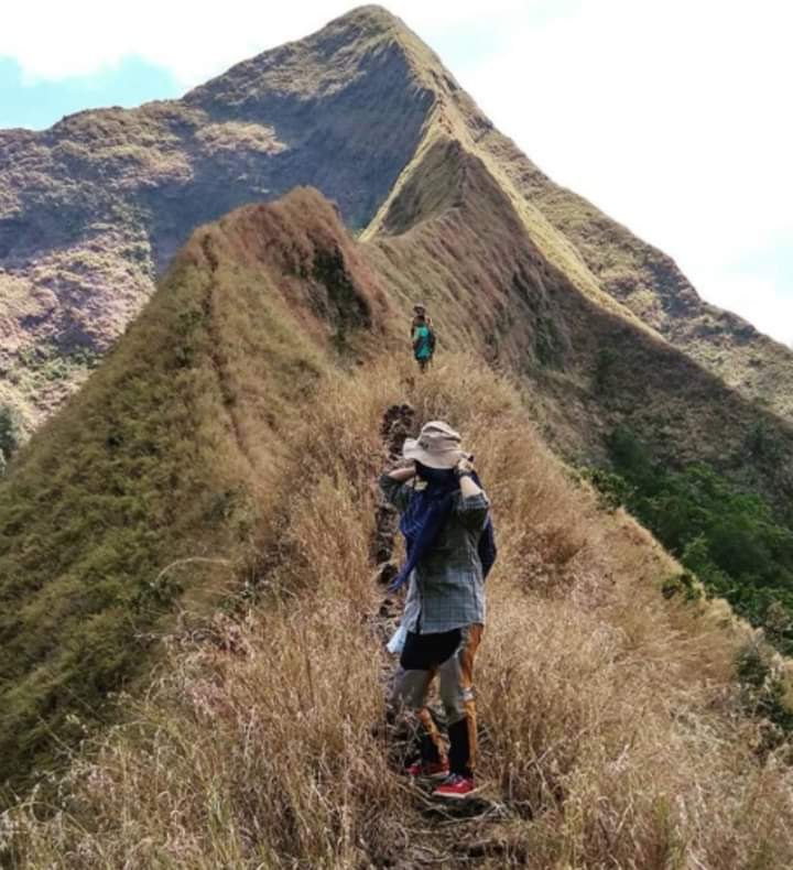 Terjatuh Saat Turun dari Gunung Piramid, Pelajar SMA Meninggal di Tempat