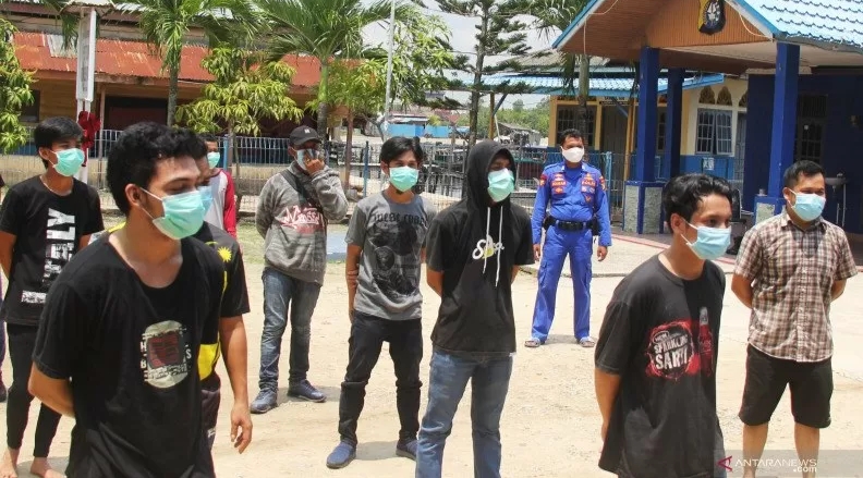 TNI Amankan 23 TKI Ilegal dari Malaysia Menuju Aceh, Jalani Rapid Test di Dumai